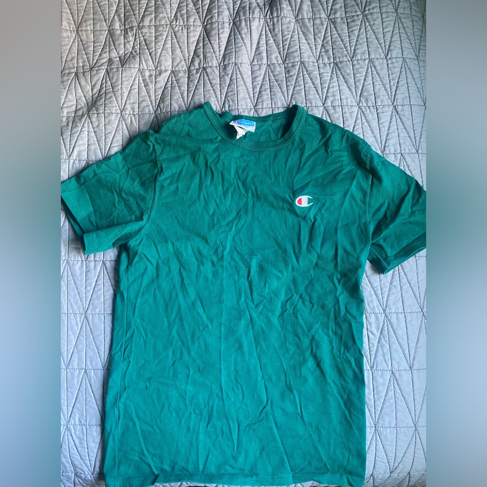 Champion dark green tee, size S